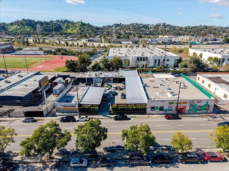 2346 N San Fernando Rd — Photo 14