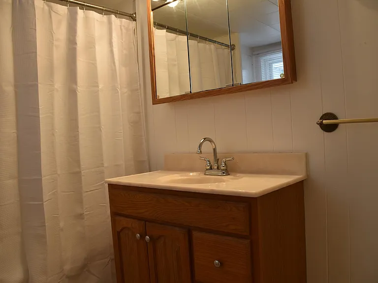 110 Wilbur St — Photo 7