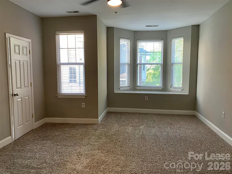 14131 Richmond Park Ave — Photo 10