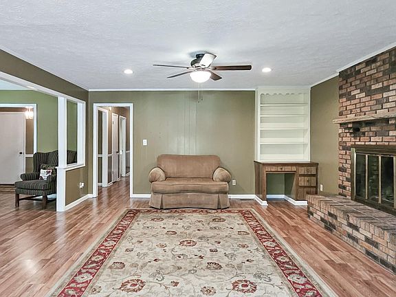 5th image of 602 Box St