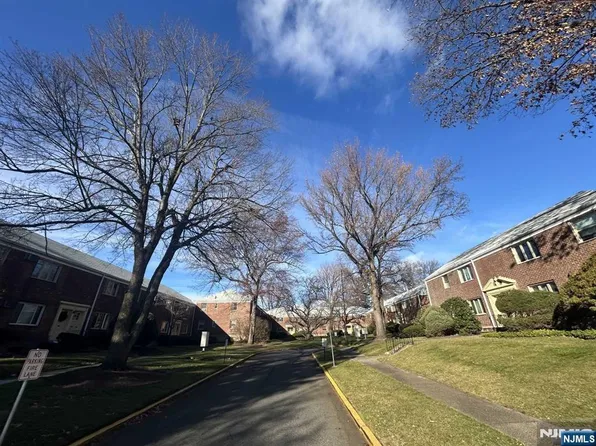 125 E Clinton Ave APT 10A, Bergenfield, NJ 07621