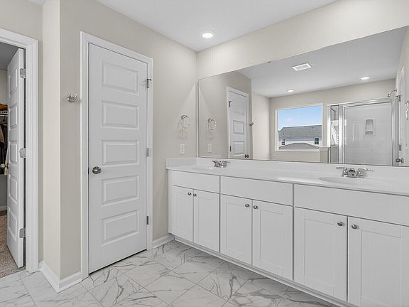 4th image of 105 Bay Eddy Ct