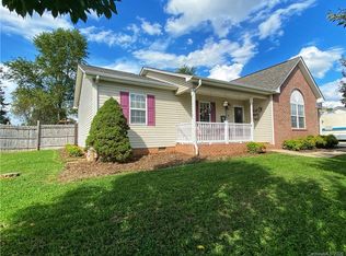 2332 Tarheel Pl, Lenoir, NC 28645