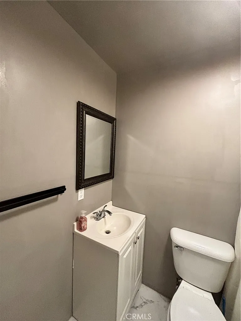 Studio, 250 sqft, $1,200 — Photo 4