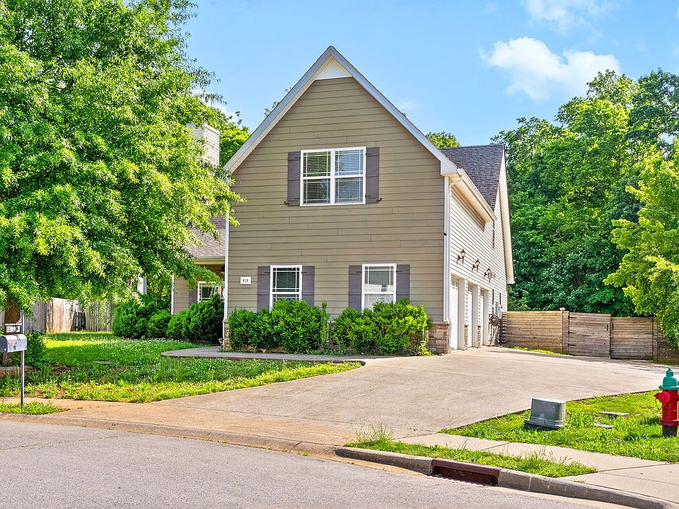 1st image of 919 Cherry Blossom Ln