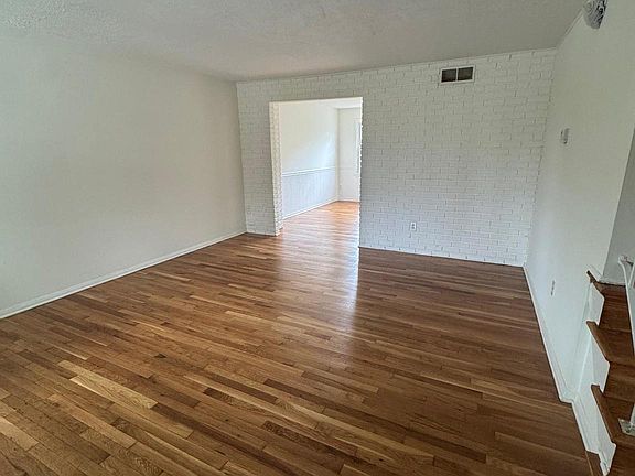 2nd image of 2128 Cockspur Rd