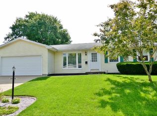 3328 W Capitol Dr, Peoria, IL