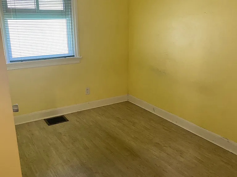 1424 Rosenthal Ave — Photo 4