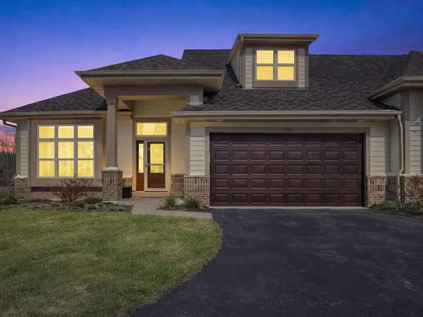 21965 West North AVENUE, Brookfield, WI 53045