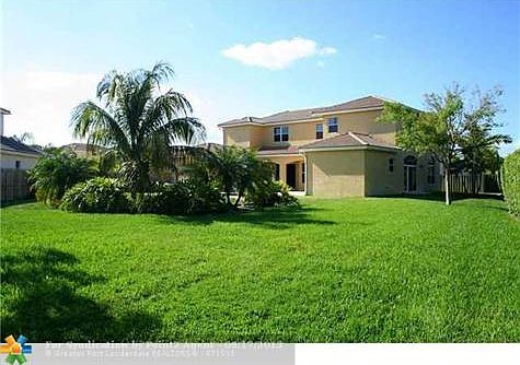 5th image of 5590 SW 104th Ter