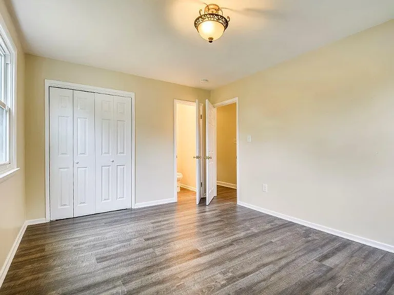 128 Greenmeadow Dr — Photo 12