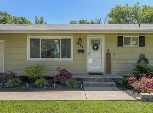 7415 Maple Ln, Overland Park, KS 66204