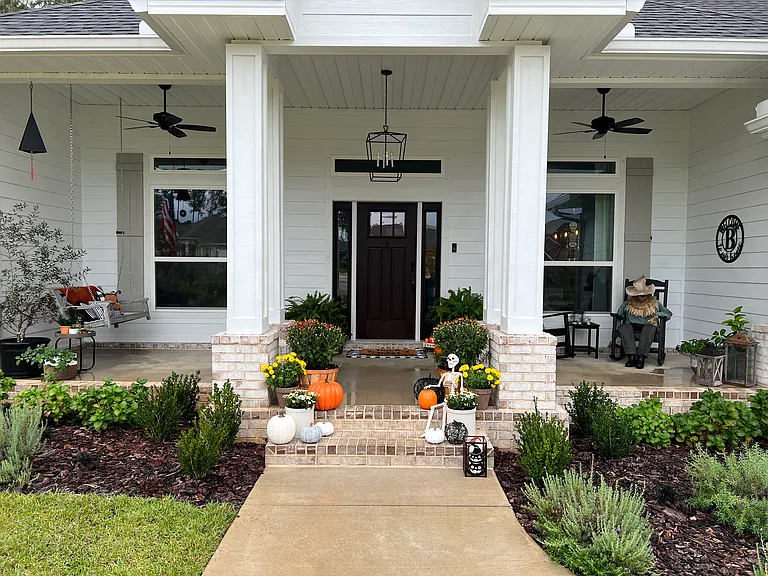 5886 Augustine Dr — Photo 2