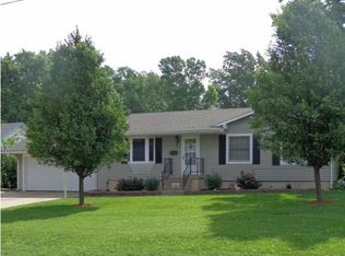 1824 Country Club Rd, El Dorado, KS 67042