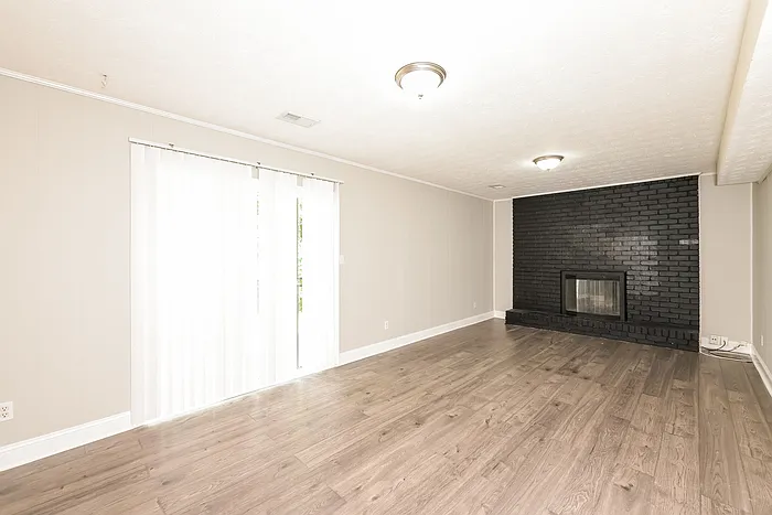 4033 Emerald North Cir — Photo 7