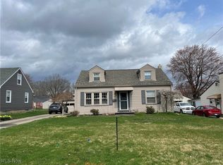 385 W Omar St, Struthers, OH 44471