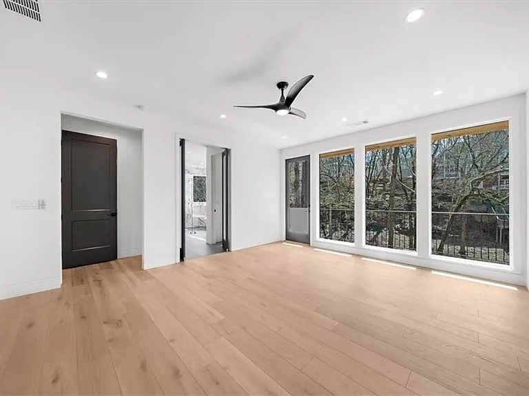 942 Peachtree Battle Cir — Photo 38