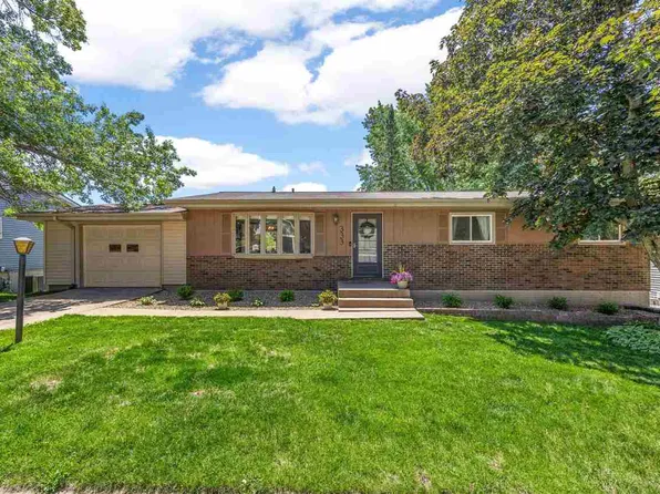 333 E 6th St, Solon, IA 52333