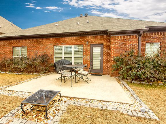 3rd image of 791 Highland Manor Ct