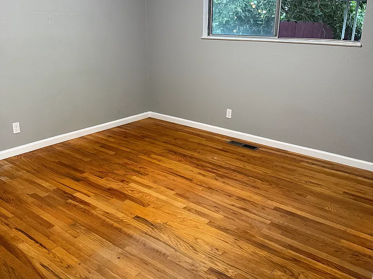 1309 Denver Ave — Photo 11