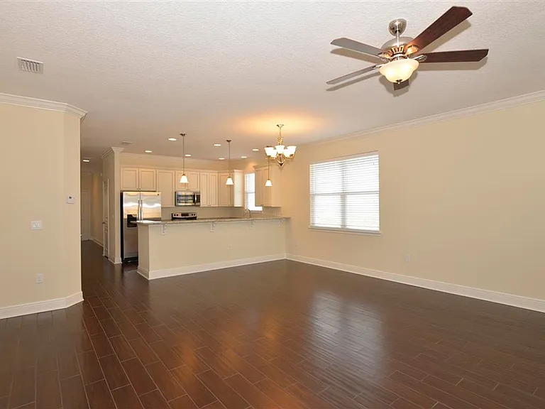 2614 S Brown Ave — Photo 6