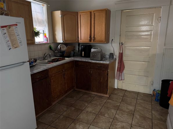 Additional property image - 608 S Willomet Ave, Dallas, TX 75208
