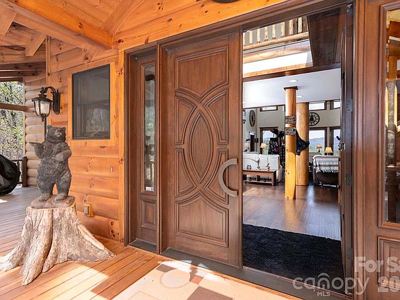 2nd image of 716 Pepper Vine Cir