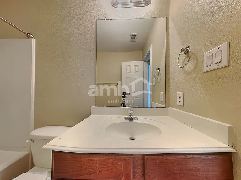 501 Hidden Dale Dr — Photo 15