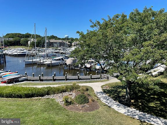 3rd image of 2118 Chesapeake Harbour Dr E #201