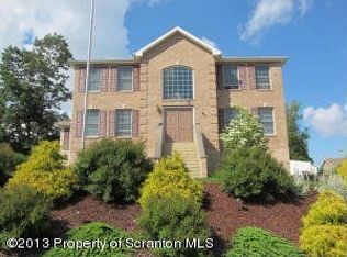 105 Winchester Way, Scranton, PA 18504