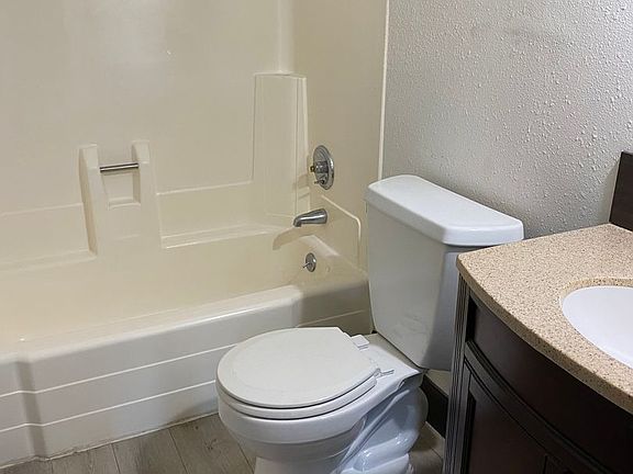 4th image of 2504 E Thayer Ave Unit 4