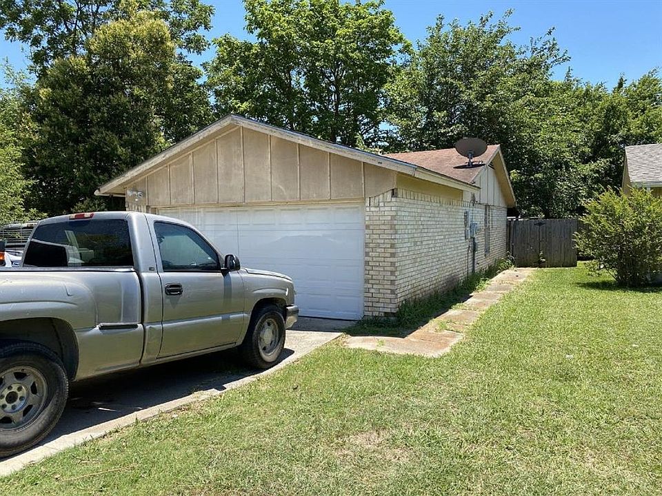 2nd image of 214 Fleetwood Ct