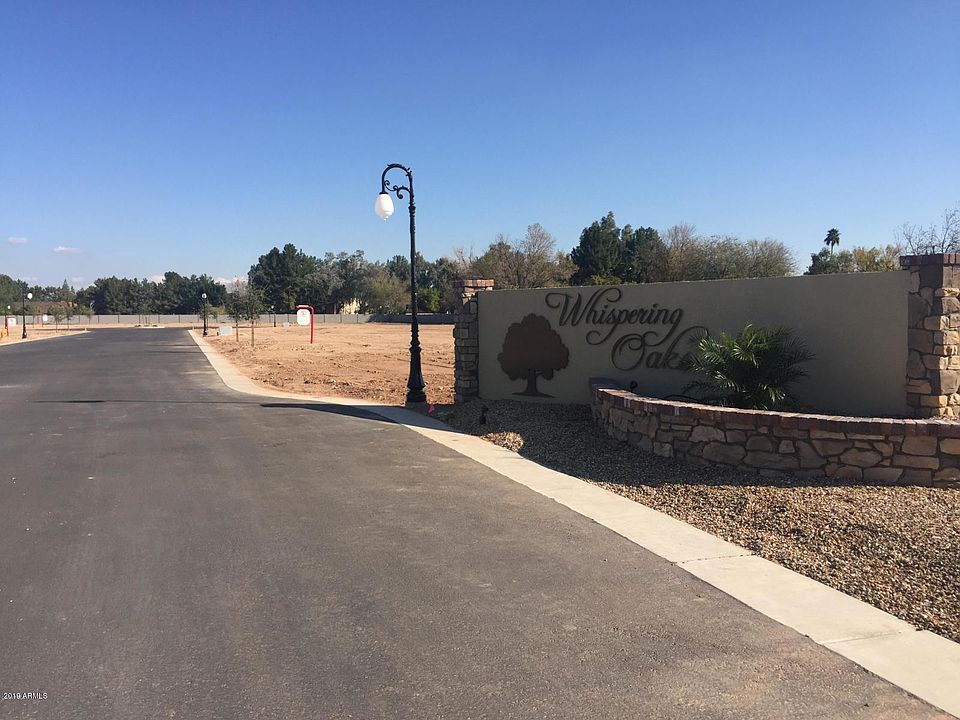 1st image of 1653 E LELAND Circle #4