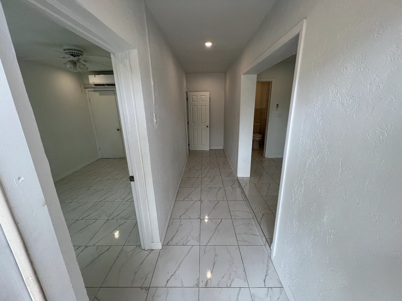 2 bed, 750 sqft, $1,900 — Photo 2