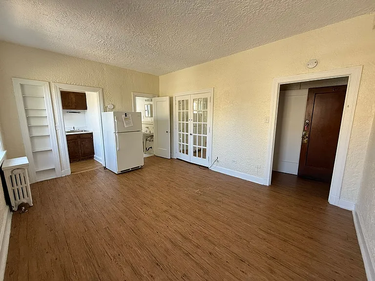 Bayard Manor Apartments — Photo 54
