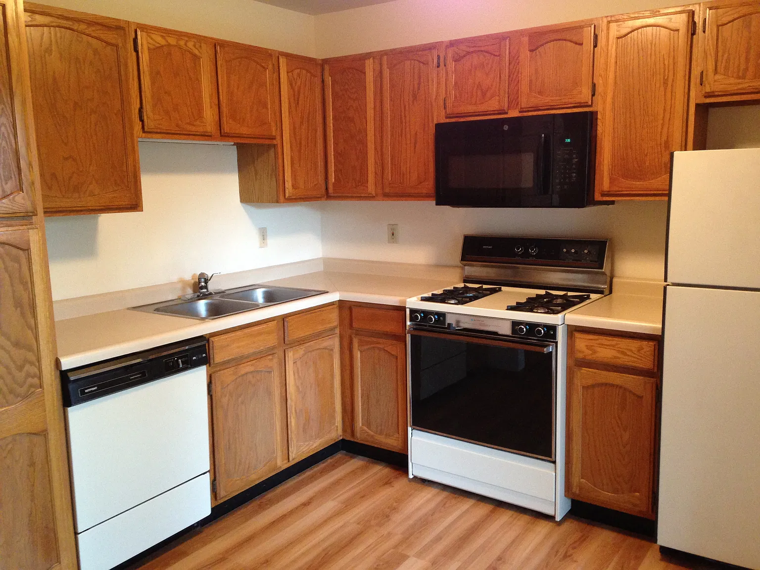 1 bed, 830 sqft, $1,700 — Photo 3