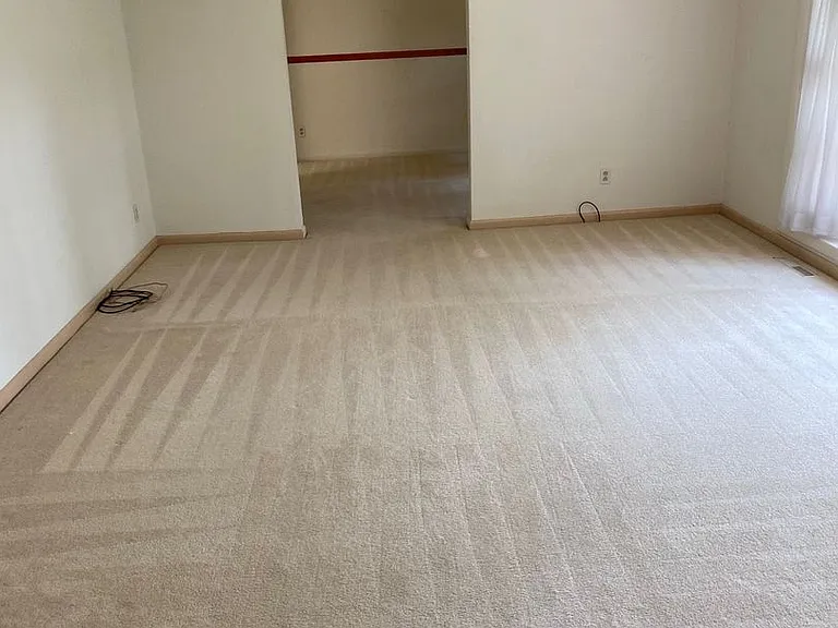 2648 S Kings Rd — Photo 9