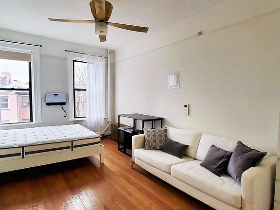 3rd image of 83 Greenpoint Ave #D4