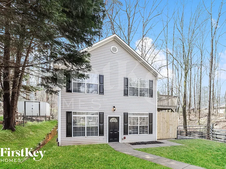 9215 Fleetwood Trl — Photo 2
