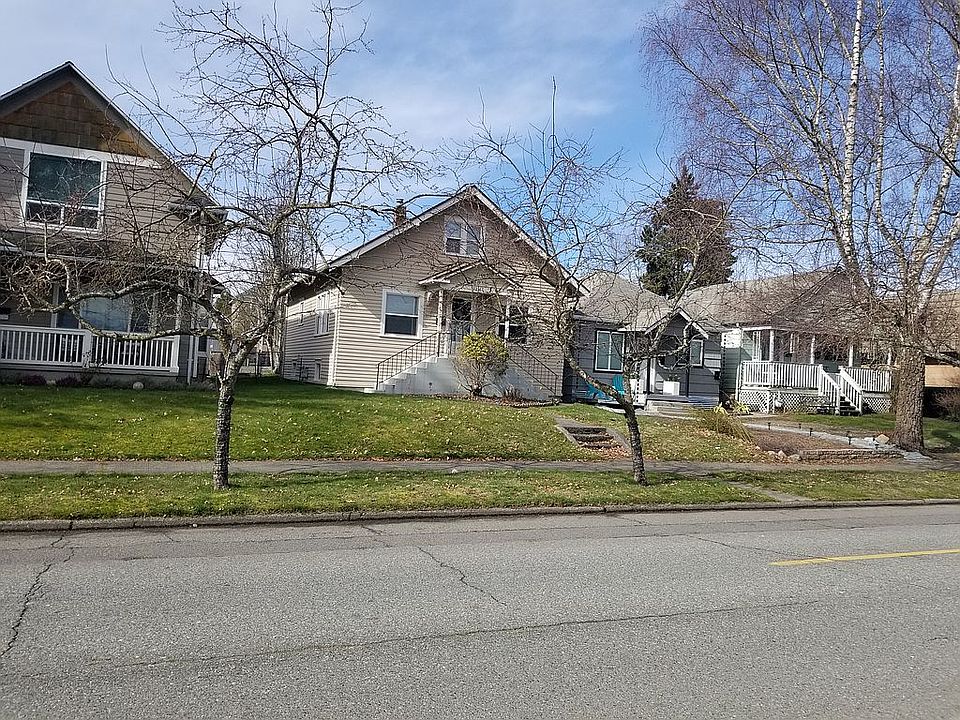 1st image of 3214 Oakes Ave SE