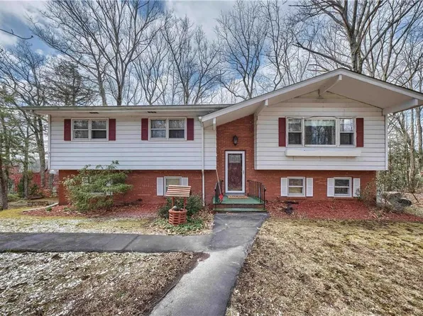 12 E Shore Road, Rock Hill, NY 12775