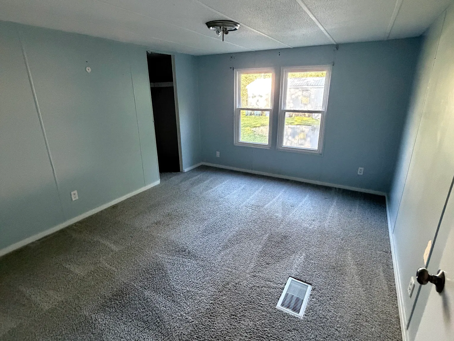 3 bed, 2000 sqft, $2,250 — Photo 3