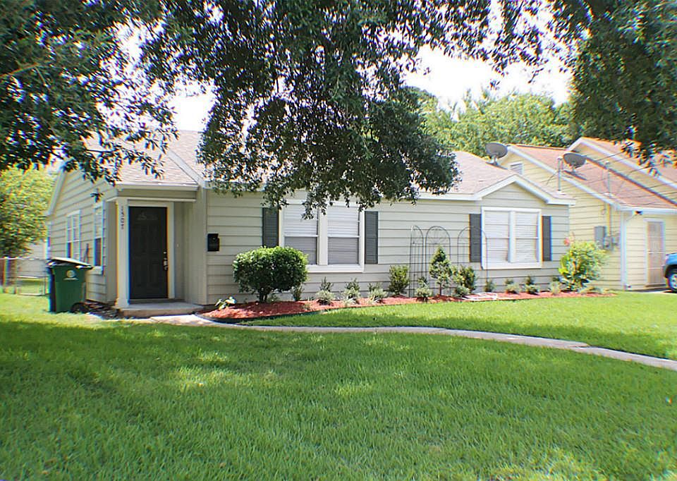 1st image of 1507 Des Jardines St