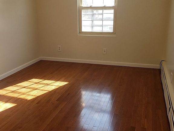 4th image of 219-14 Edgewood Ave APT 2