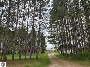 9095 N Star City Rd, Lake City, MI 49651