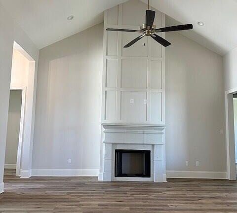 2nd image of 102 Silver Palm Dr