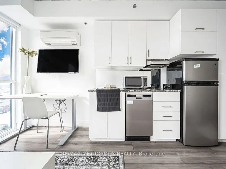 1900 Simcoe St N #413 — Photo 7