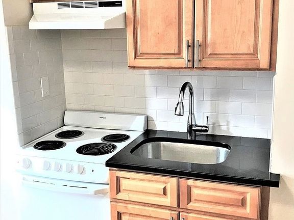 5th image of 314 E 41st St #1406