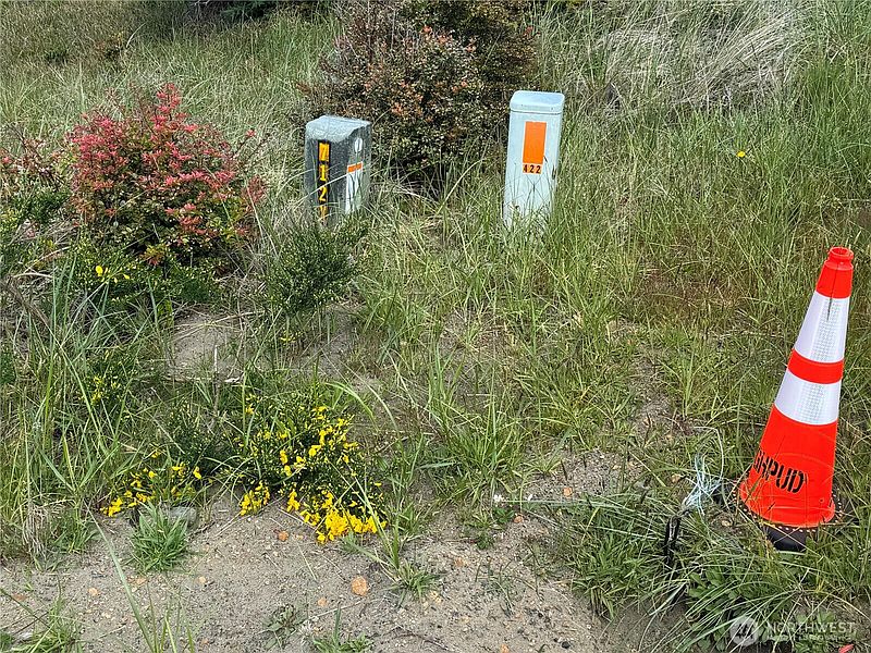 5th image of 421 S Portal Loop SW