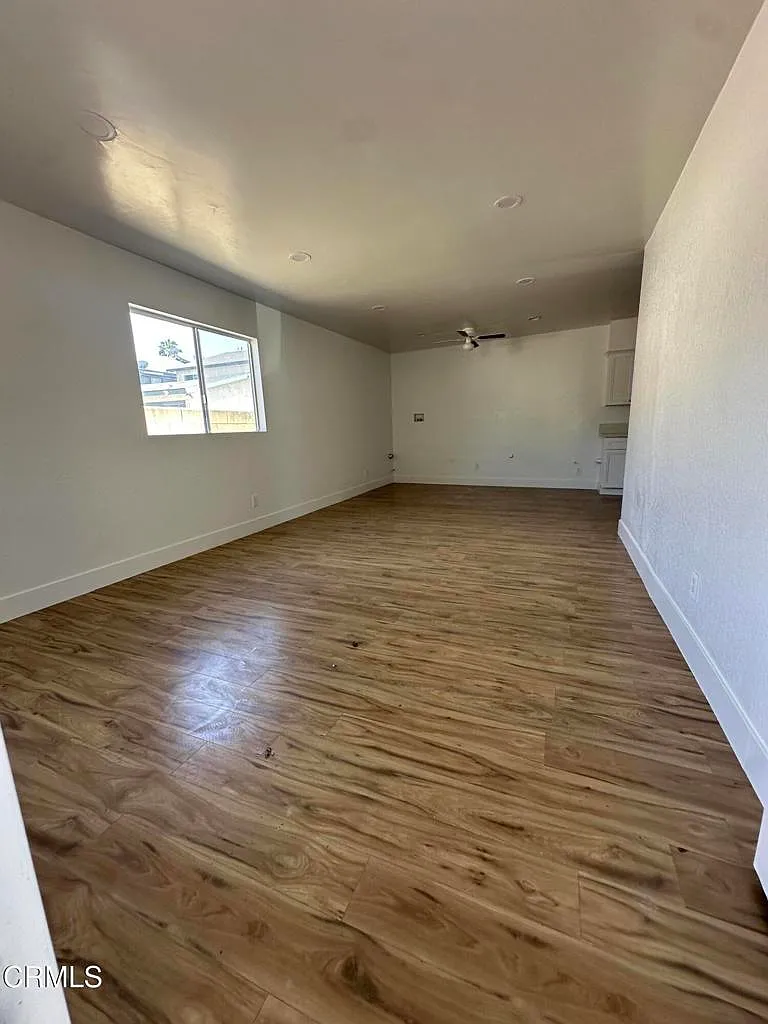 3 bed, 1.0 bath, 890 sqft, $2,995 — Photo 3